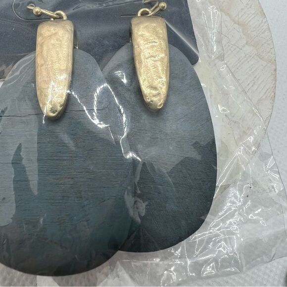 🍭6/$30 New Crave Gray & Gold Teardrop Dangle Earring - Picture 3 of 5
